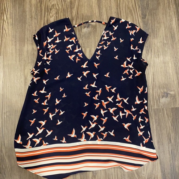 COPY - Women’s Top - Picture 5 of 8